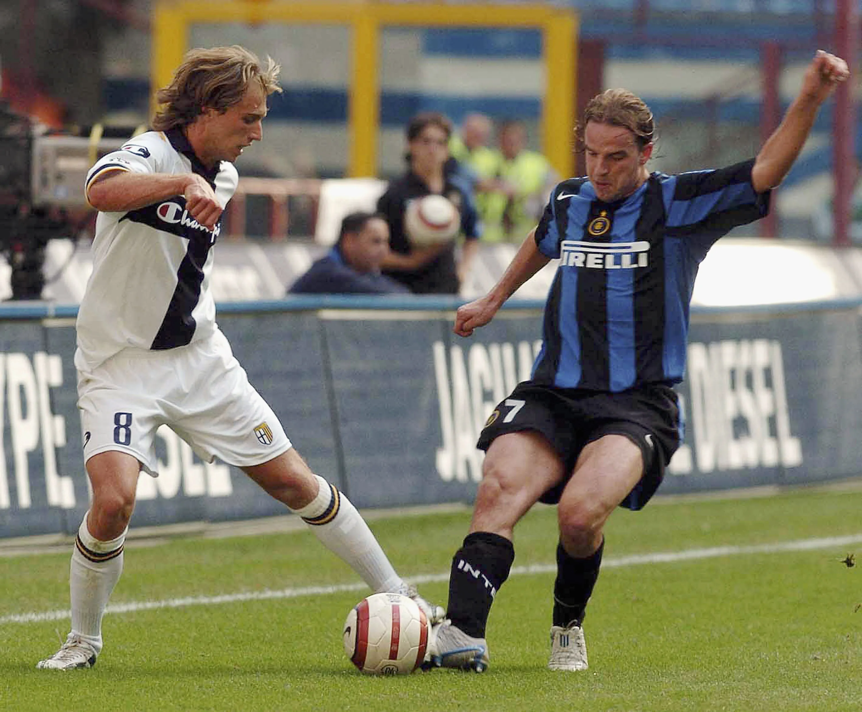Andy van der Meyde, da Inter de Milão, durante partida da Série A, em 2004. Foto: New Press/Getty Images