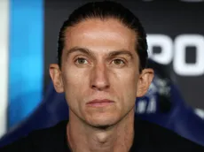 Filipe Luís negocia com time da Championship