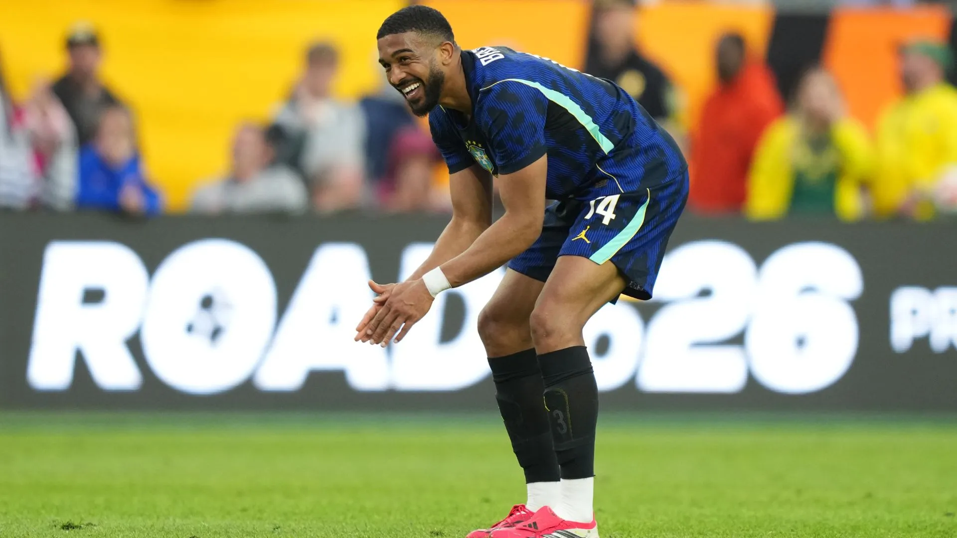 Bremer jogou pela Seleção Brasileira contra a França (foto: Michael Owens/Getty Images)