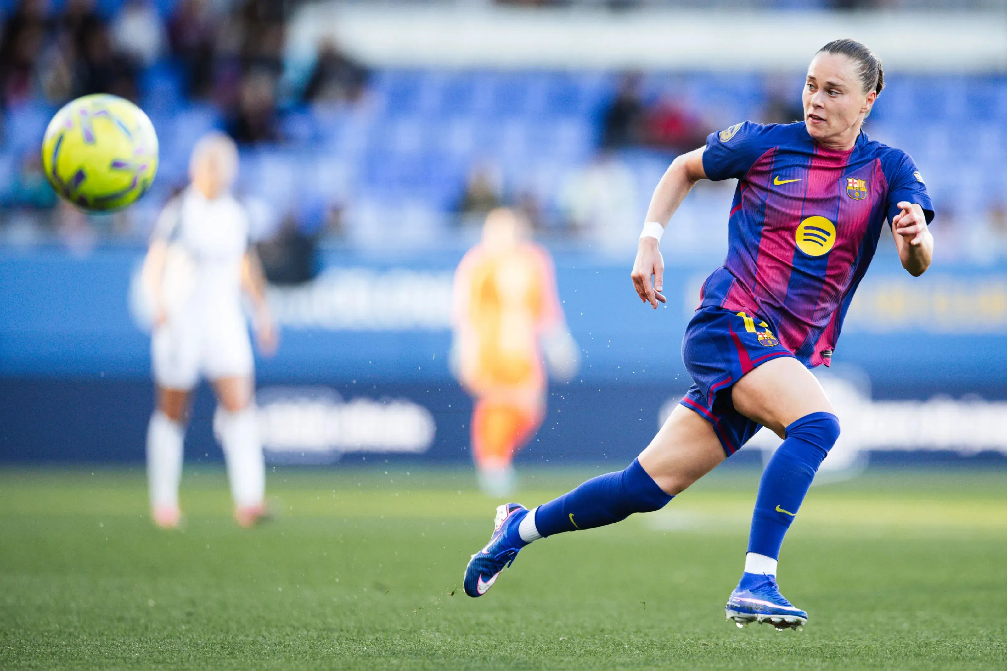 Ewa Pajor atuando pelo Barcelona - Foto: Judit Cartiel/Barcelona