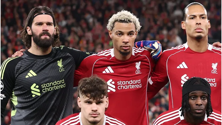 Atletas do Liverpool durante pré-jogo. (Photo by Michael Regan/Getty Images)