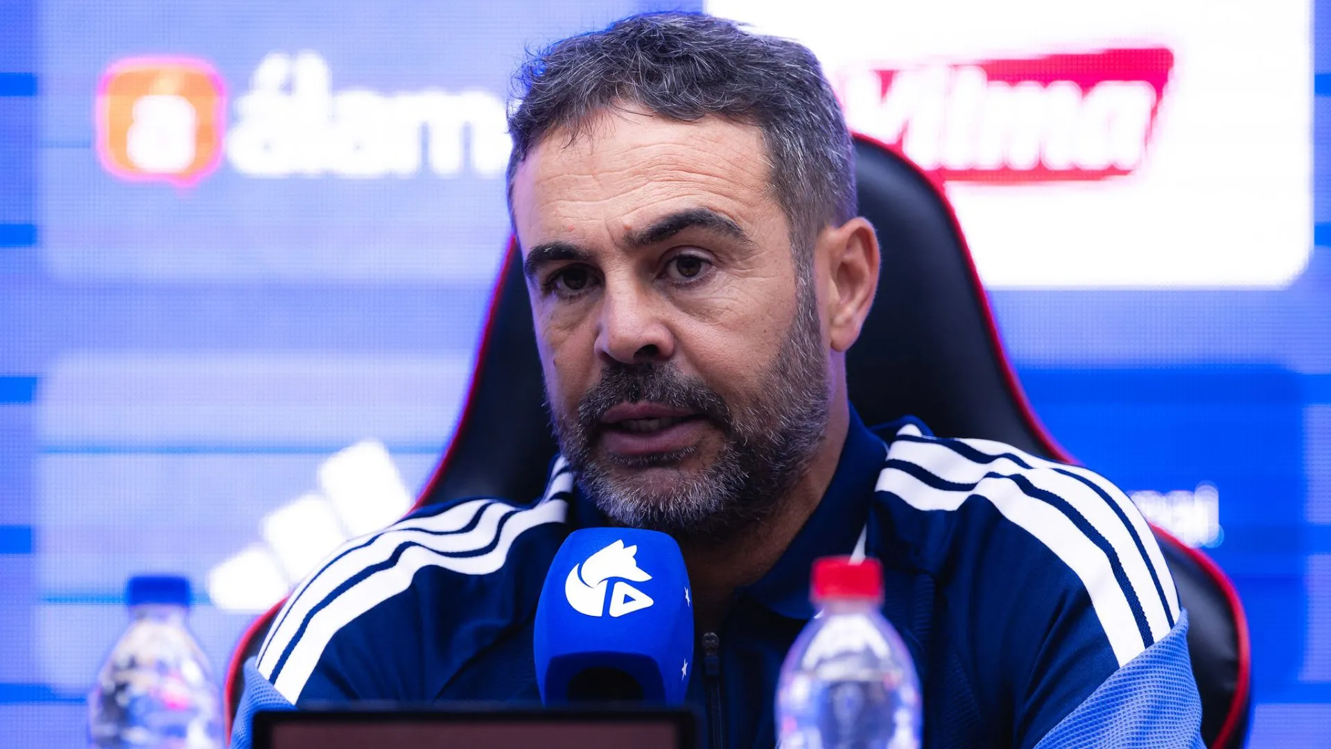 Cruzeiro terá o comando de Artur Jorge contra o Barcelona de Guayaquil (foto: Marco Galvão/Cruzeiro)