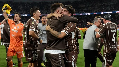 Platense comemorando título. (Foto: Joaquín Camiletti/Getty Images)