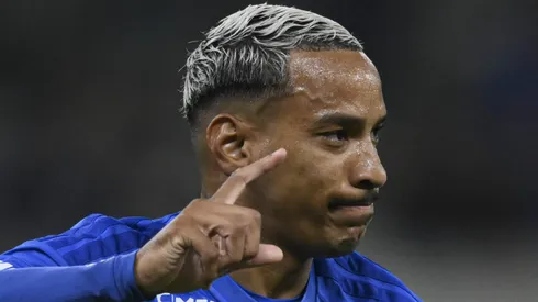Matheus Pereira comemora gol pelo Cruzeiro. (Photo by Pedro Vilela/Getty Images)