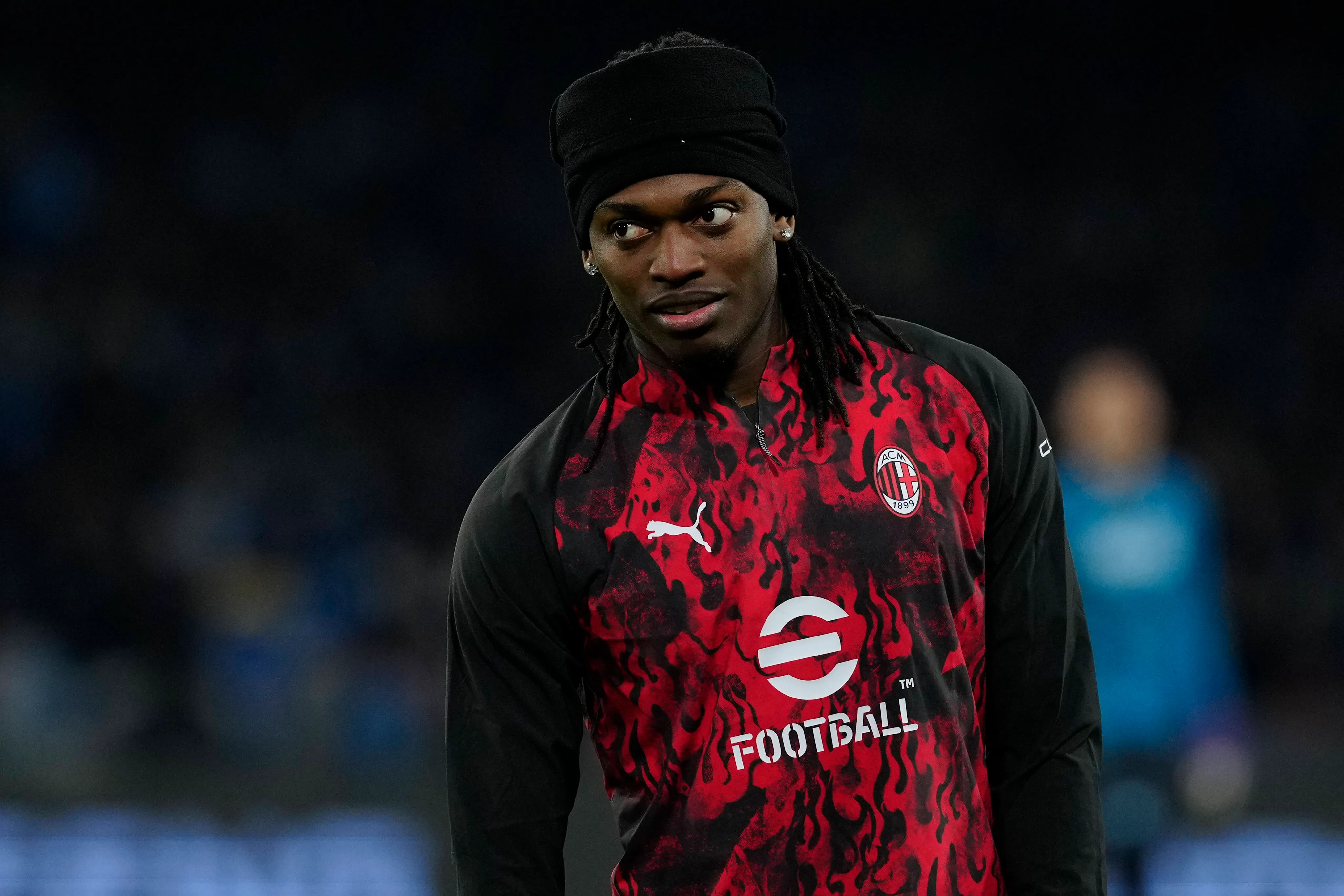 Rafael Leão já foi alvo do Barcelona, mas era muito caro. Hoje, ele pode sair do Milan por metade do preço, mas o Barça não deve apresentar oferta. Foto: IMAGO / NurPhoto