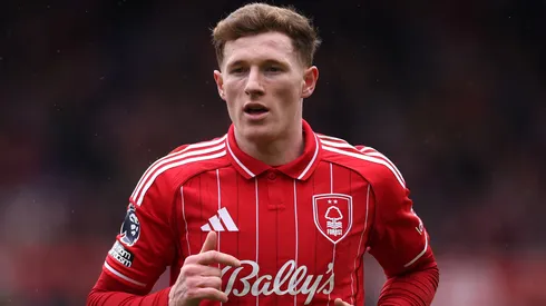 Elliot Anderson em campo pelo Nottingham Forest. Foto: George Wood/Getty Images
