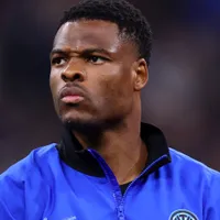 United prepara oferta por Dumfries enquanto Inter tenta renovação