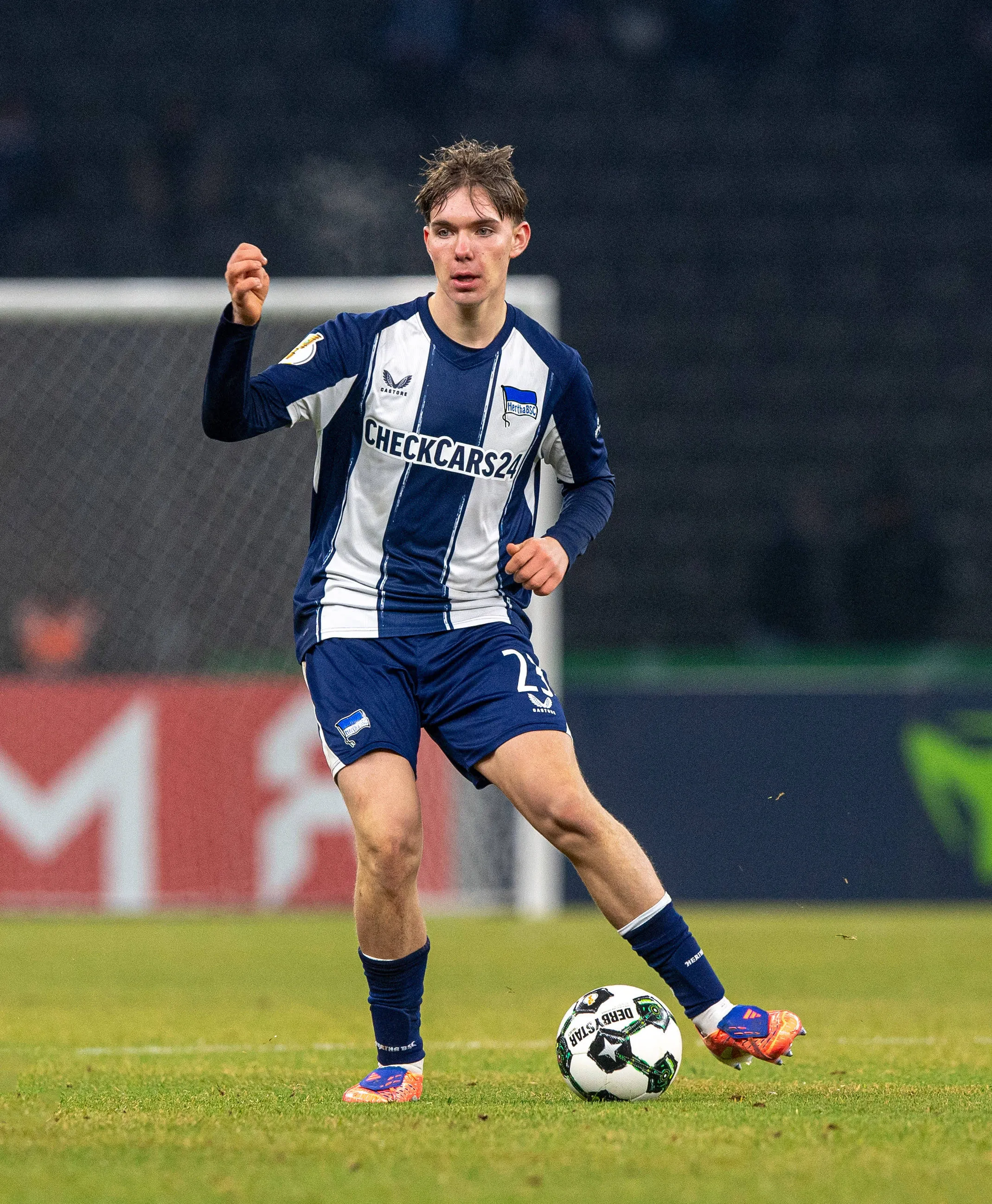 Kennet Eichhorn, jovem meio-campista do Hertha BSC, virou um alvo do Manchester City. Foto: IMAGO /&nbsp;Matthias Koch