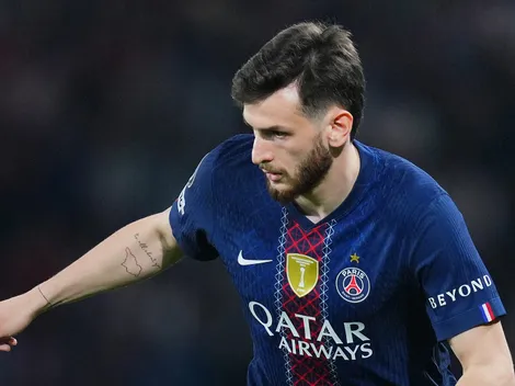 Kvaratskhelia brilha em vitória do PSG sobre o Liverpool