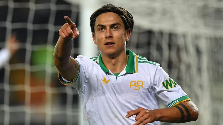 Dybala comemora gol pela Roma. (Photo by Valerio Pennicino/Getty Images)
