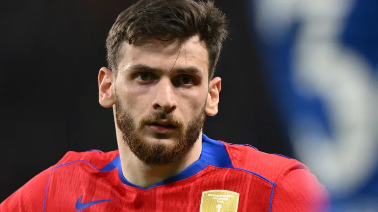 Kvaratskhelia em campo pelo PSG. Foto: Mike Hewitt/Getty Images