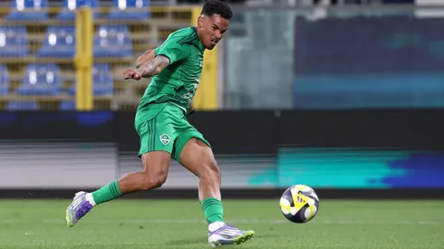 Galeno em ação pelo Al-Ahli