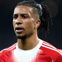 Gerrard indica Olise ao Liverpool, mas descarta saída do Bayern