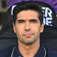 Jornal português repercute suspensão de oito jogos para Abel Ferreira