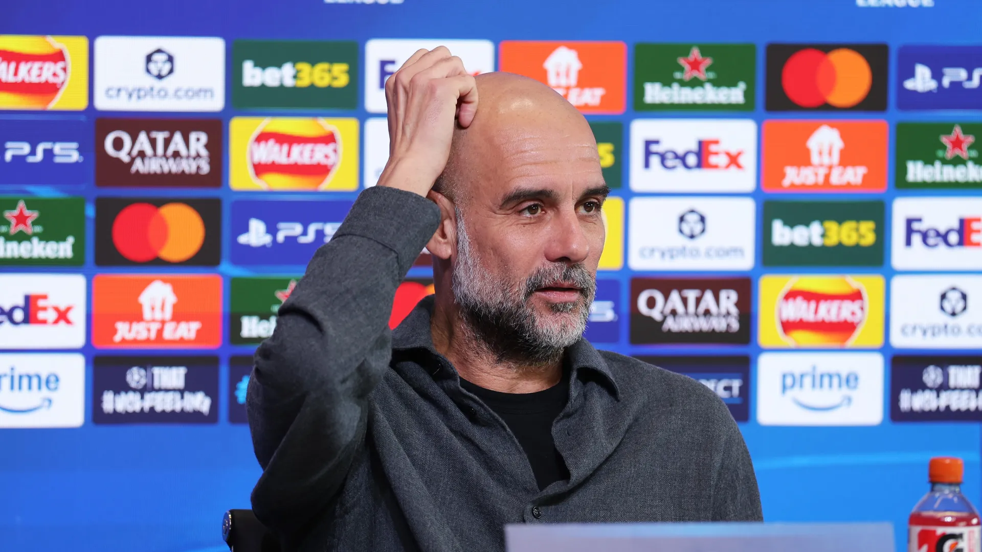 Pep Guardiola em entrevista coletiva do Manchester City