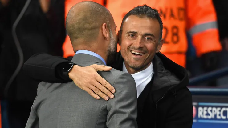 Guardiola aparece ao lado de Luis Enrique. Foto: Shaun Botterill/Getty Images