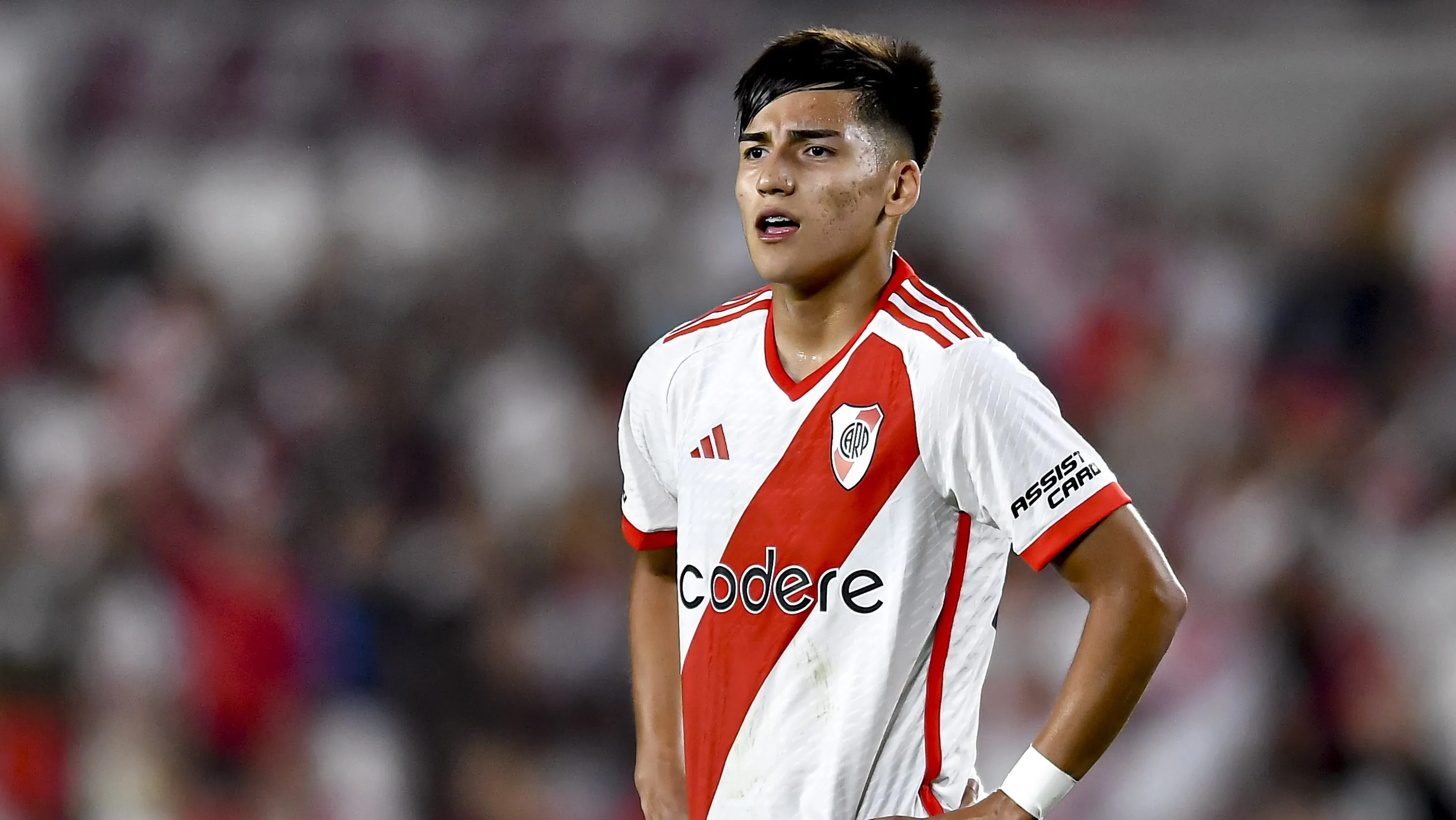 Ian Subiabre, alvo do Chelsea, em jogo do River Plate. Foto: Marcelo Endelli/Getty Images