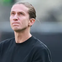 Filipe Luís conclui mudança para a Espanha após deixar o Flamengo