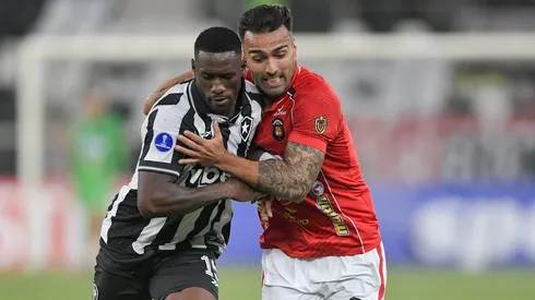 Caracas sai na frente, mas vacila e cede empate para o Botafogo na Copa Sul-Americana. Foto: Thiago Ribeiro/AGIF