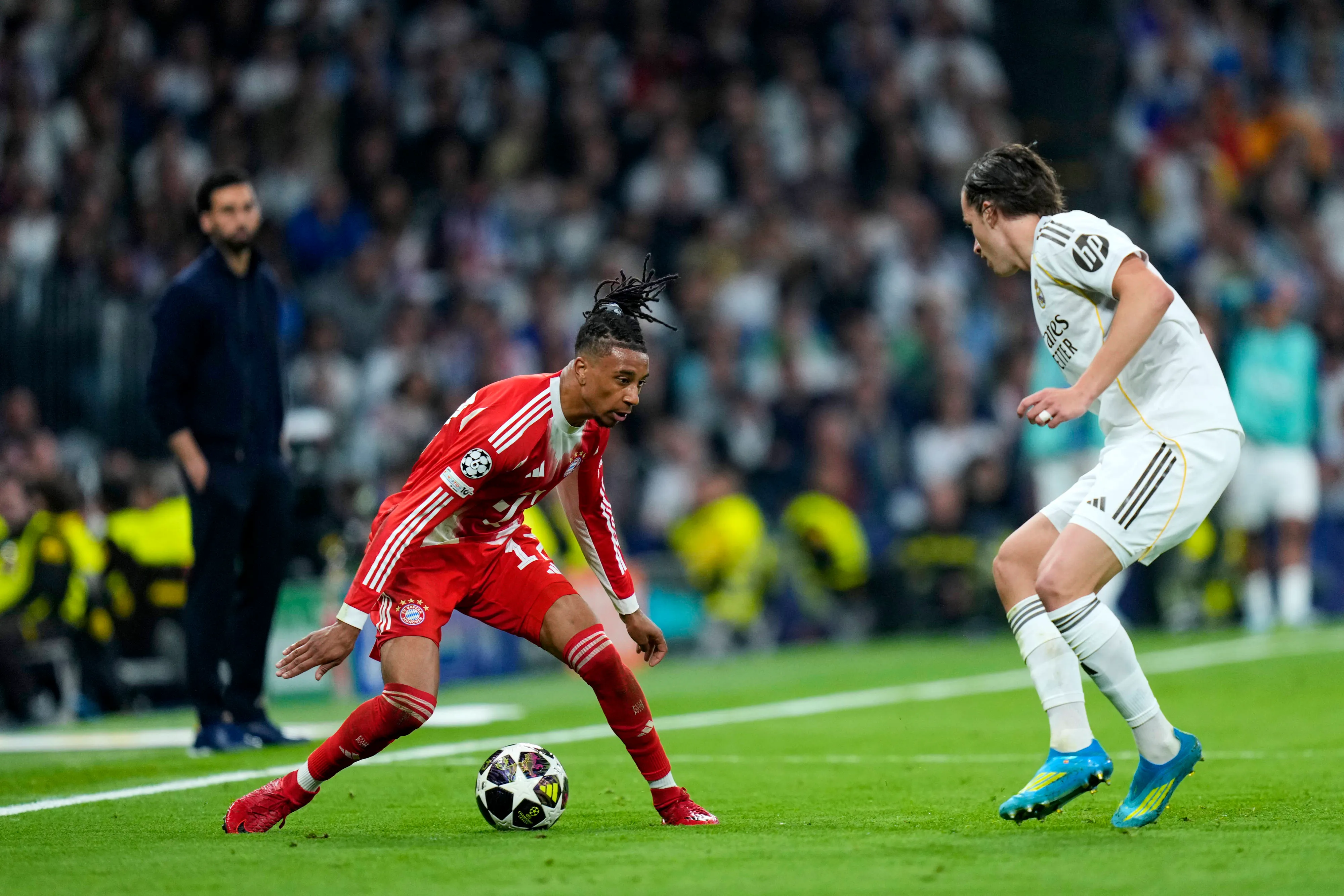 Olise se tornou um alvo do Real Madrid, mas o Bayern não tem intenção de vendê-lo. Foto: IMAGO /&nbsp;Pressinphoto