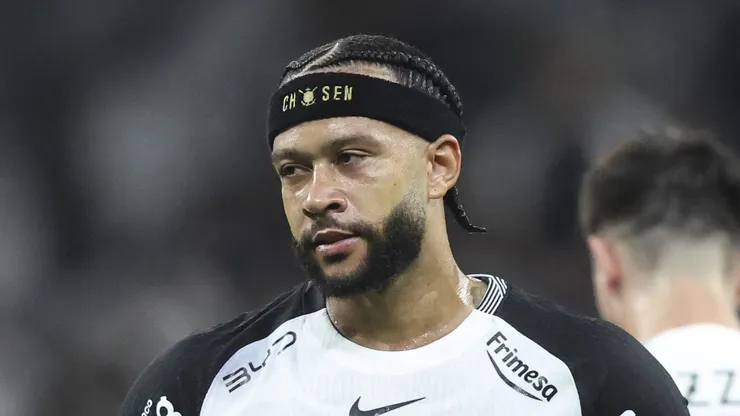 Memphis Depay incomoda torcida do Corinthians com post enigmático. (Photo by Alexandre Schneider/Getty Images)