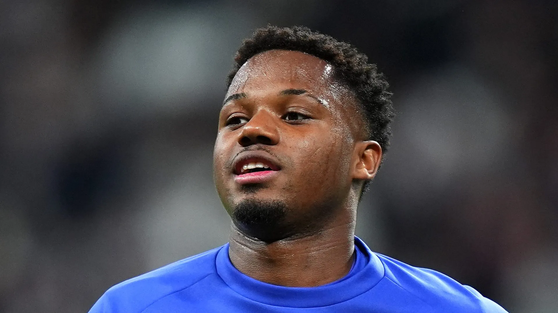 Ansu Fati aquecendo pelo Monaco