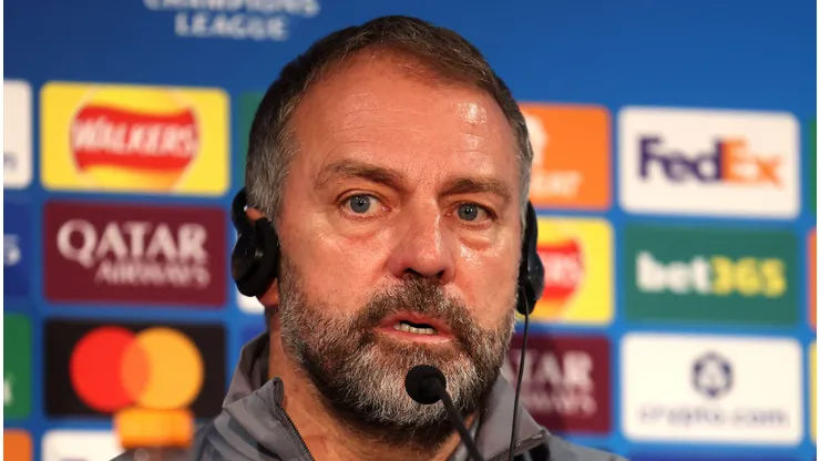 Hansi Flick afirma que Barcelona não precisa de um milagre para se classificar contra o Atlético de Madrid.(Foto: Andrew Redington/Getty Images)