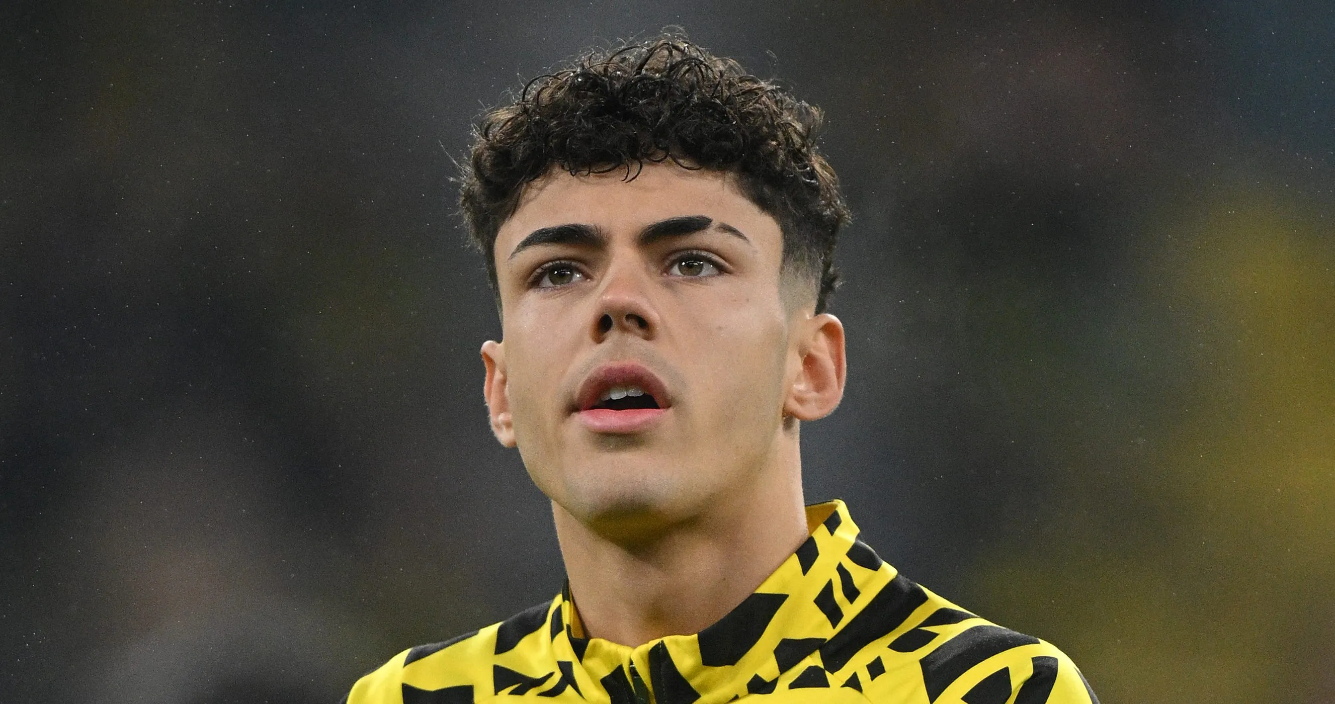 Samuele Inácio antes de jogo do BVB
