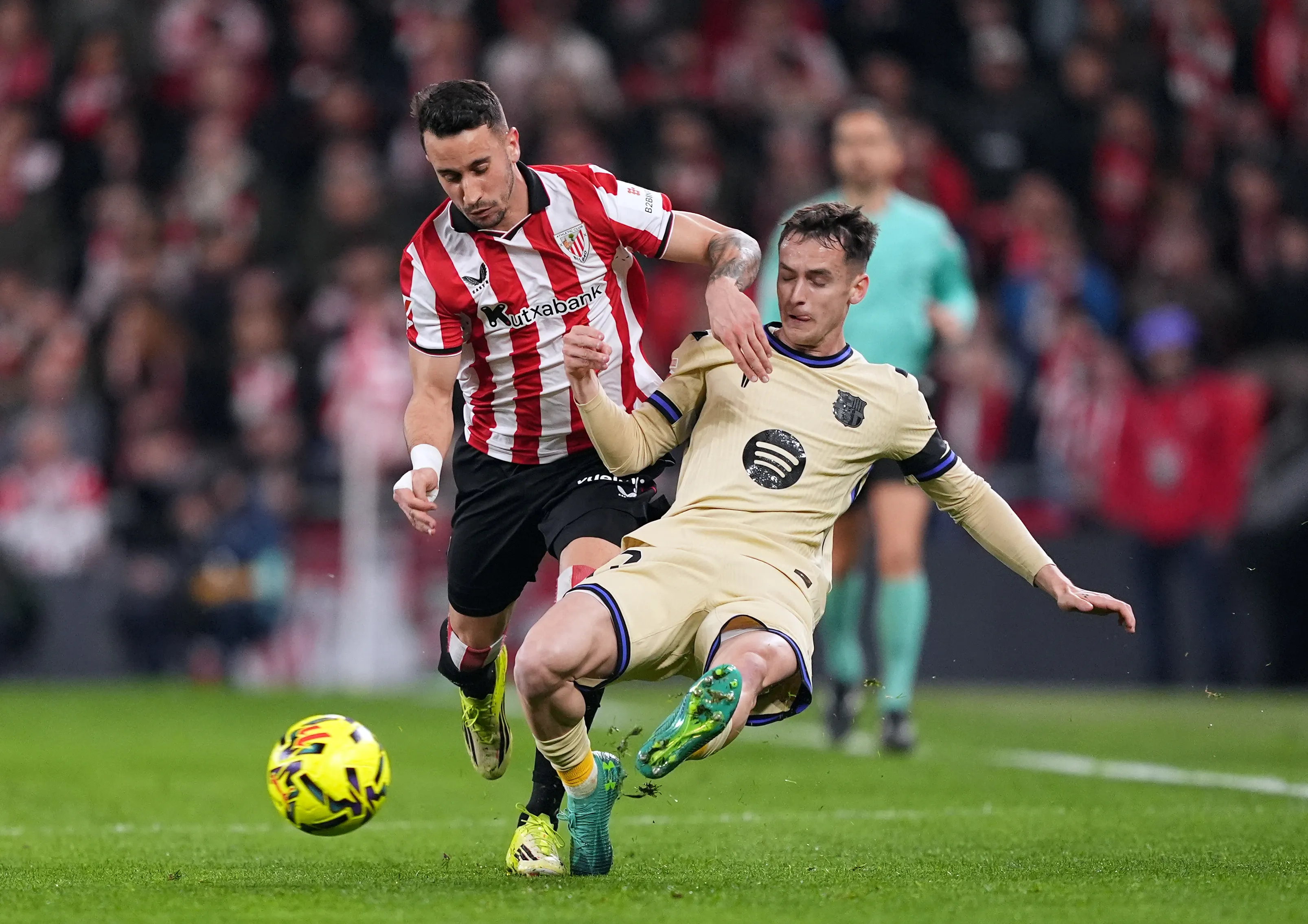 Marc Casadó deve deixar o Barcelona no final da temporada. Foto: Juan Manuel Serrano Arce/Getty Images