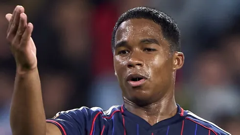 Lyon encara o Lorient com Endrick pressionado. Foto: Jose Manuel Alvarez Rey/Getty Images