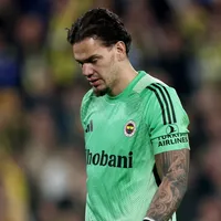 Ederson dá tapa em câmera durante jogo do Fenerbahçe