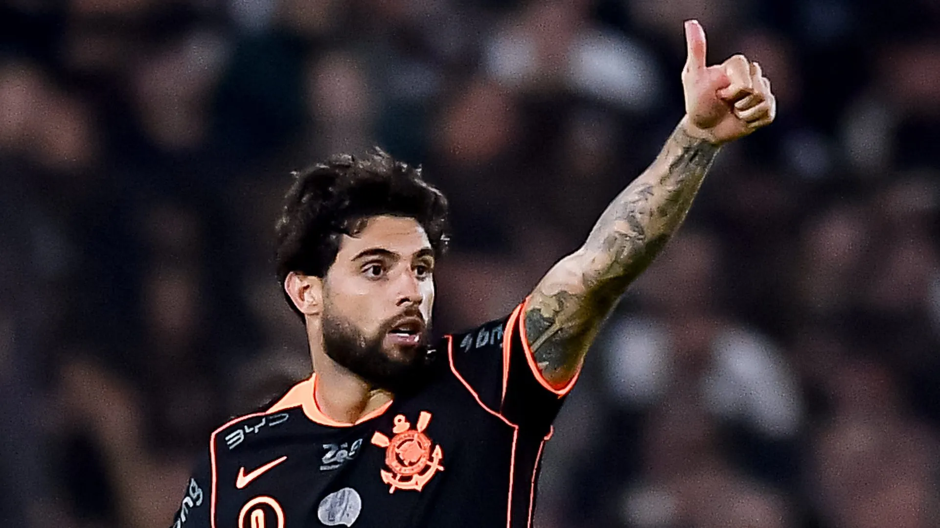 Yuri Alberto, do Corinthians, comemora após marcar o segundo gol de sua equipe durante partida do Grupo E da Copa CONMEBOL Libertadores 2026 entre Platense e Corinthians, no Estádio Ciudad de Vicente López, em 9 de abril de 2026, em Vicente López, Argentina. (Foto de Marcelo Endelli/Getty Images)
