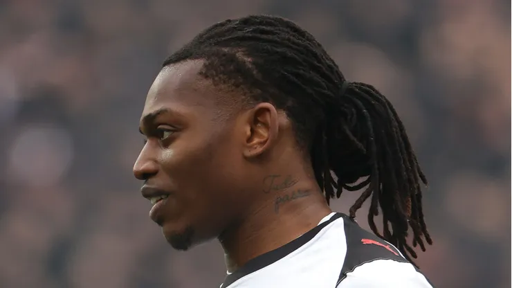 Milan já não tem mais paciência com Rafael Leão, afirma Hernanes. (Photo by Francesco Scaccianoce/Getty Images)