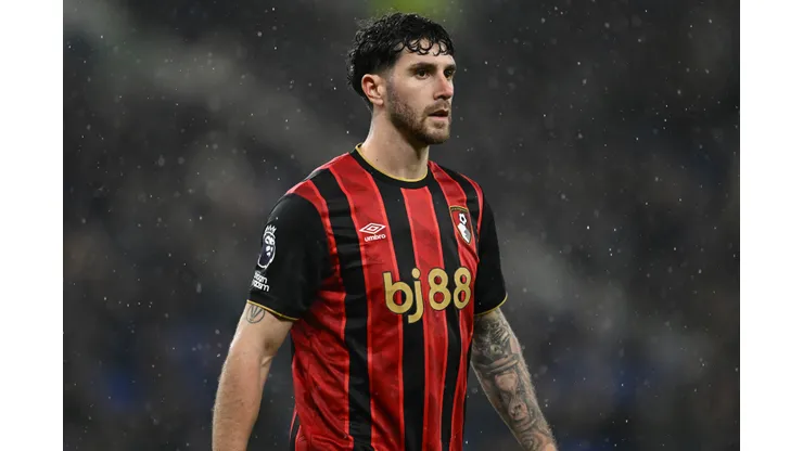 Marcos Senesi descarta oferta milionária da Juventus para seguir carreira no futebol da Inglaterra. (Foto de Gareth CopleyGetty Images)