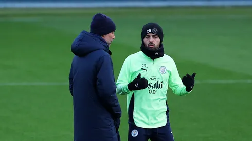 Bernardo Silva deve deixar o Manchester City enquanto Pep Guardiola espera uma resposta oficial do capitão português. (Foto de Molly Darlington/Getty Images)