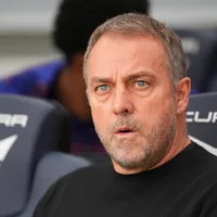 Hansi Flick quer elenco completo contra o Atlético