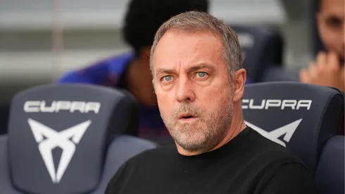 Hansi Flick pelo Barcelona. (Foto: Alex Caparros/Getty Images)