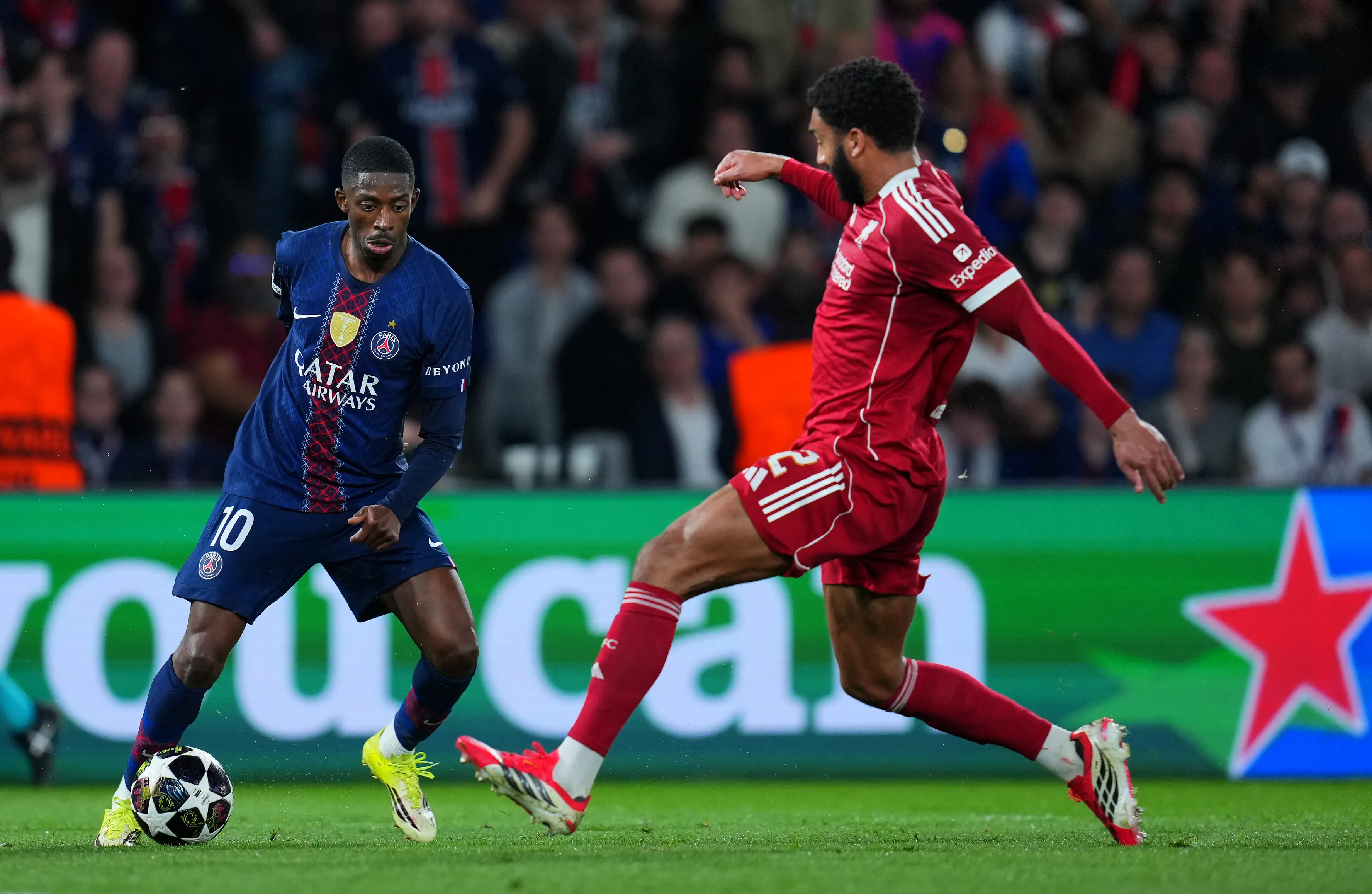 Dembélé em ação contra o Liverpool. Foto: Franco Arland/Getty Images