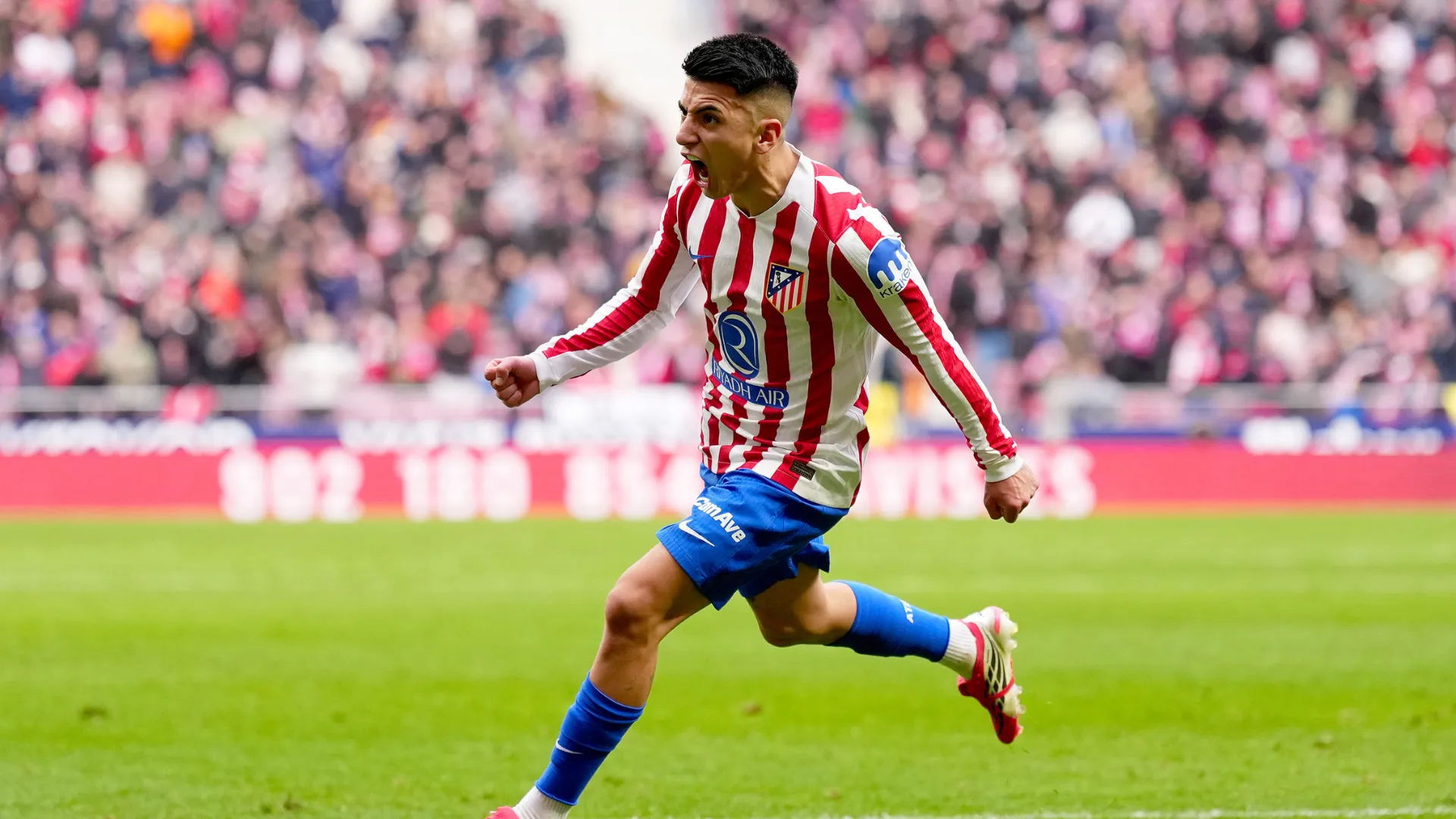 Thiago Almada comemora pelo Atlético de Madrid