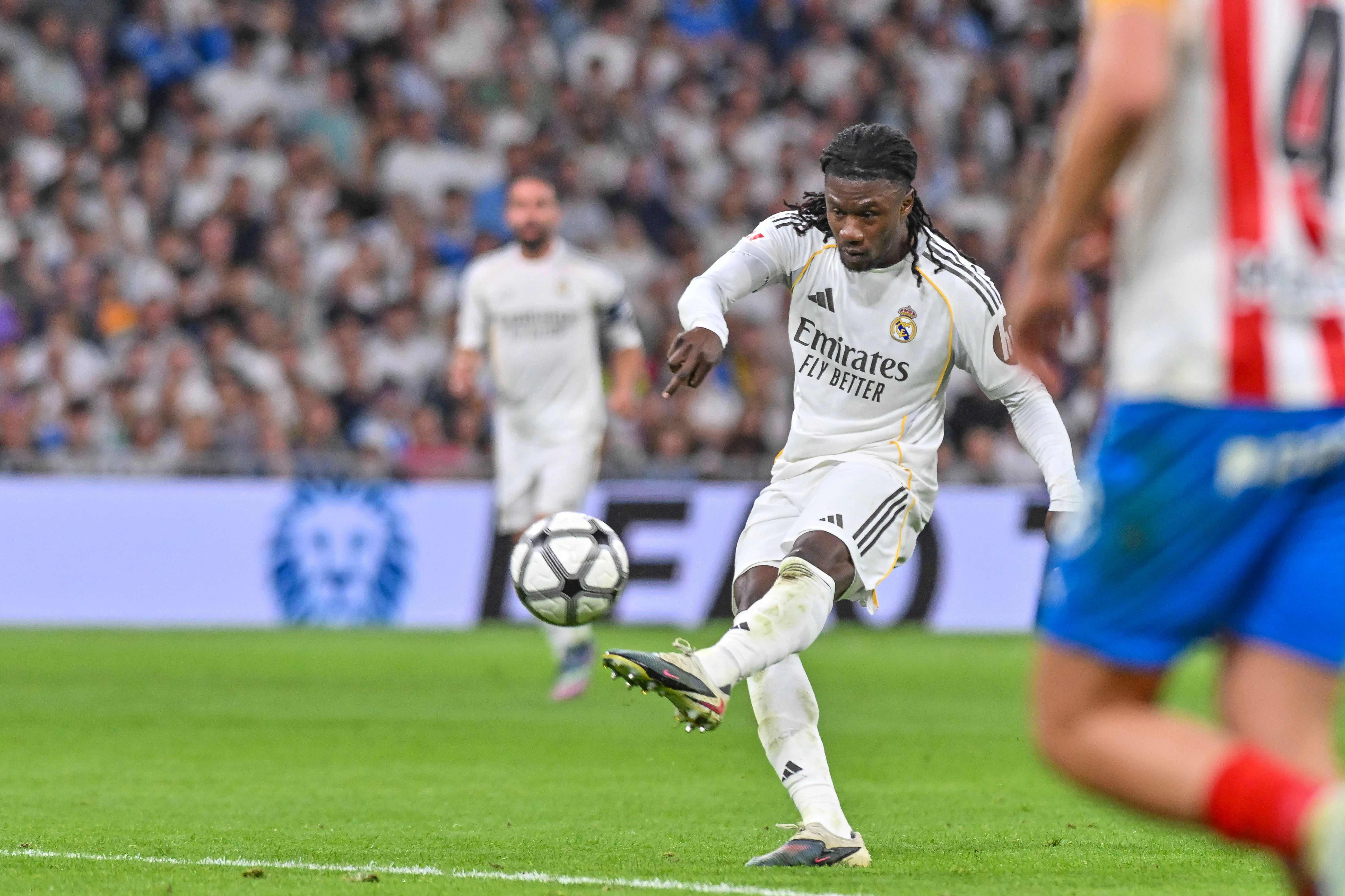 Segundo o AS, o Real Madrid já viu o suficiente do que Camavinga pode mostrar em campo e já consideraria ofertas significativas pelo meia. Com isso, o Liverpool segue interessado e a versatilidade do jogador chama atenção. Foto: IMAGO /&nbsp;ZUMA Press Wire