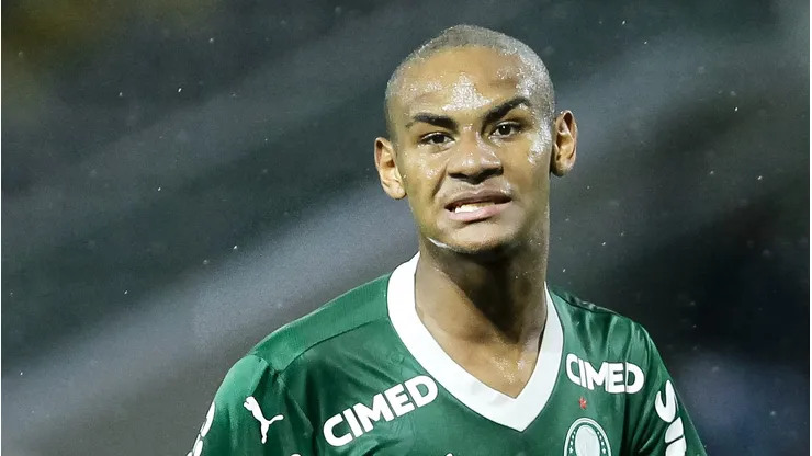 Manchester City se aproxima de Eduardo Conceição. Foto: Marco Miatelo/AGIF