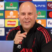 Arne Slot planeja Liverpool com mais posse contra o PSG