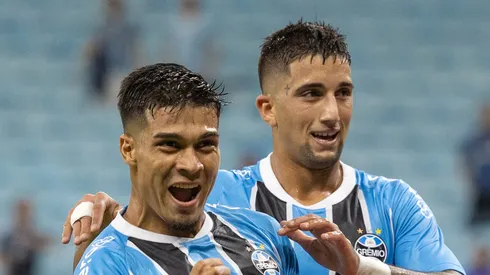 Arezo (E): atacante está emprestado ao Peñarol - Foto: Liamara Polli/AGIF