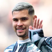 Newcastle aceita negociar Bruno Guimarães, alvo do Manchester United