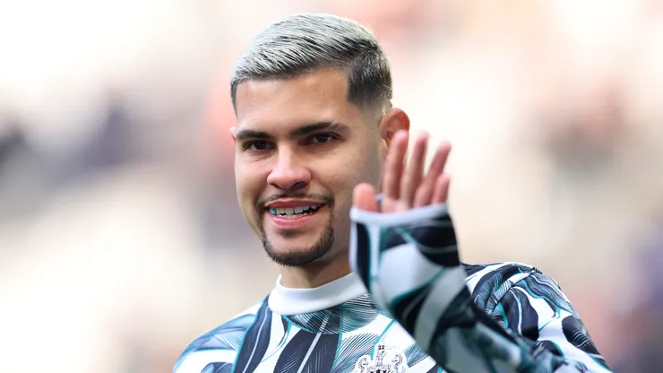 Bruno Guimarães se aproxima do Manchester United. Foto: George Wood/Getty Images