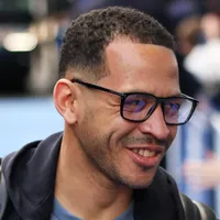 Chelsea faz contatos por Morgan Rogers