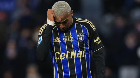 Lorran em partida do Pisa. (Fogo: Gabriele Maltinti/Getty Images)