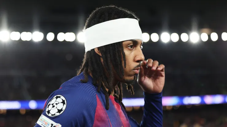 Jules Koundé pelo Barcelona. (Foto: Judit Cartiel/Getty Images)