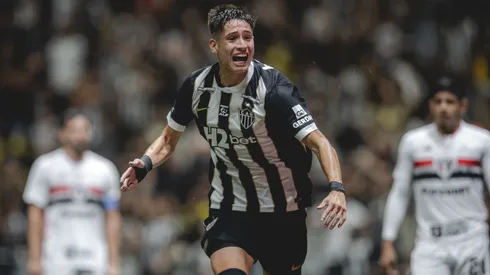 Iván Román comemorando gol pelo Atlético-MG