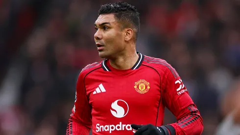 Casemiro em campo pelo Manchester United. Foto: Lewis Storey/Getty Images
